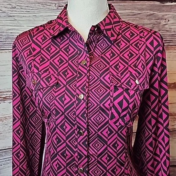 NEW DANA BUCHMAN CRANBERRY & BLACK LONG ROLL TAB SLEEVE BUTTON UP BLOUSE - Picture 2 of 16